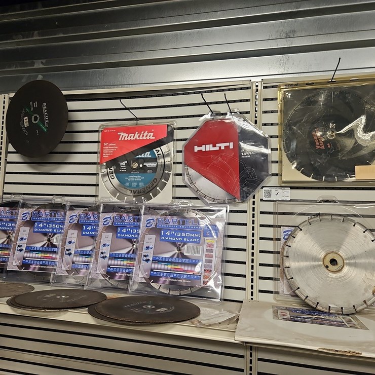 QUANTITY OF ASSORTED CUT OFF SAW BLADES