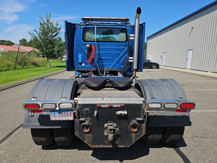 2007-international-8500-s/a-tractor-image-4