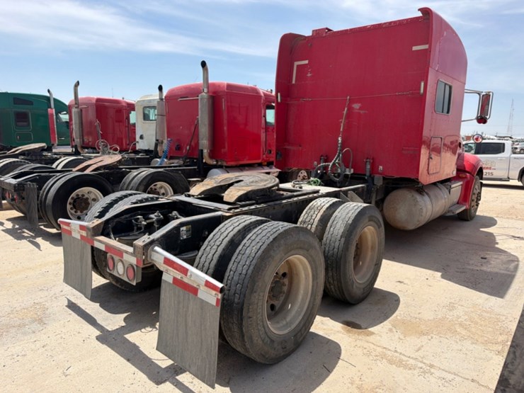 2009-peterbilt-386-image-5