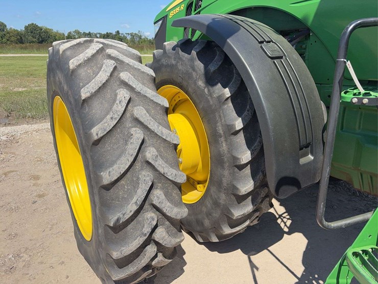 2012-john-deere-8335r-image-18