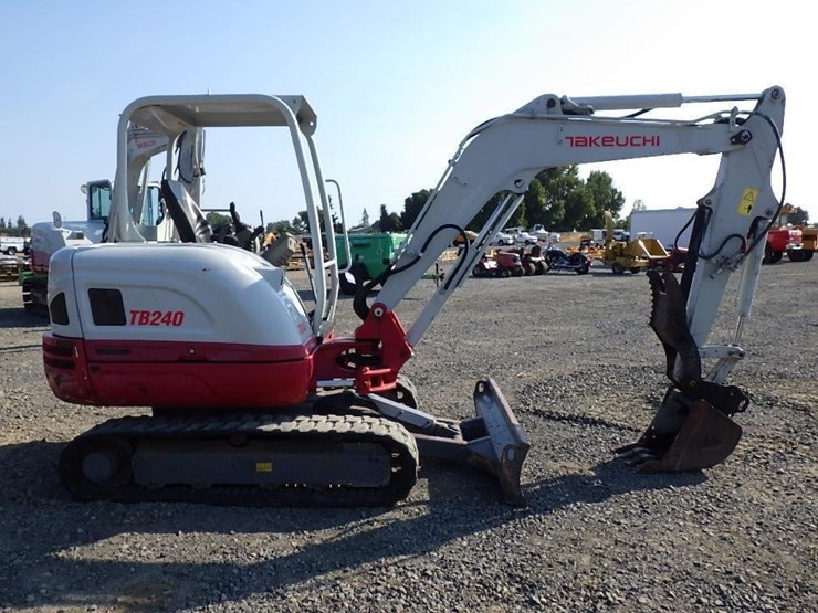 takeuchi-tb240-image-4
