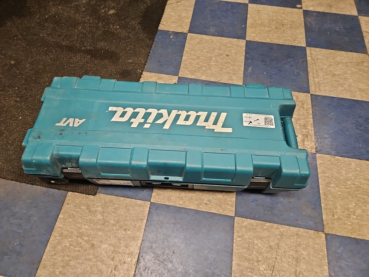 makita-hm1317cb-electric-demolition-hammer-image-5