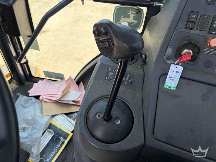 2020-deere-310l-image-13