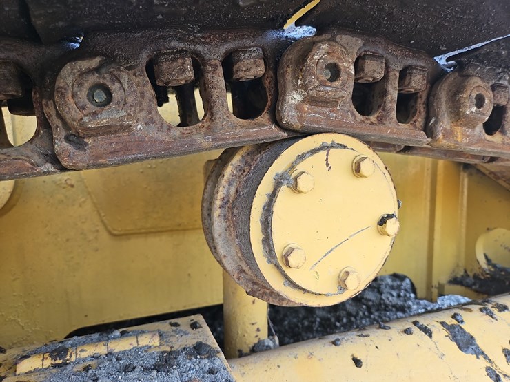 2006-caterpillar-d4g-xl-image-23