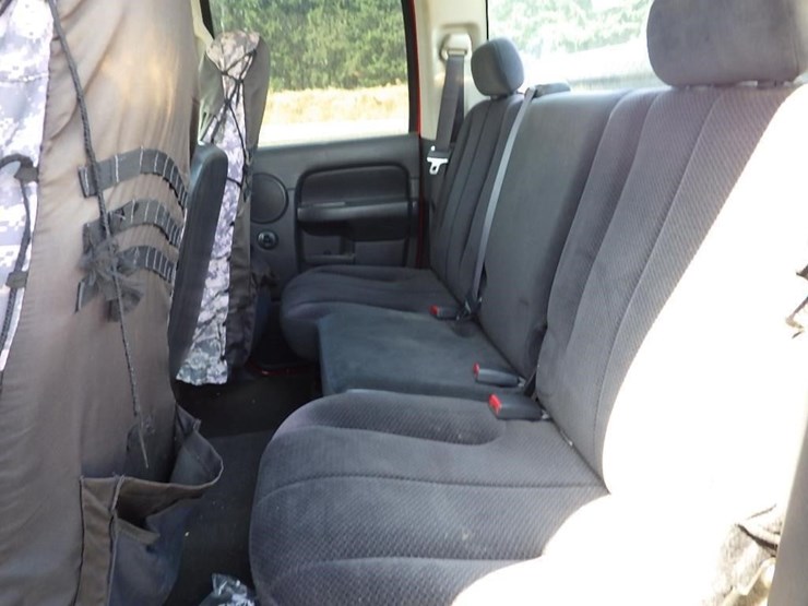 2004-dodge-2500-image-24