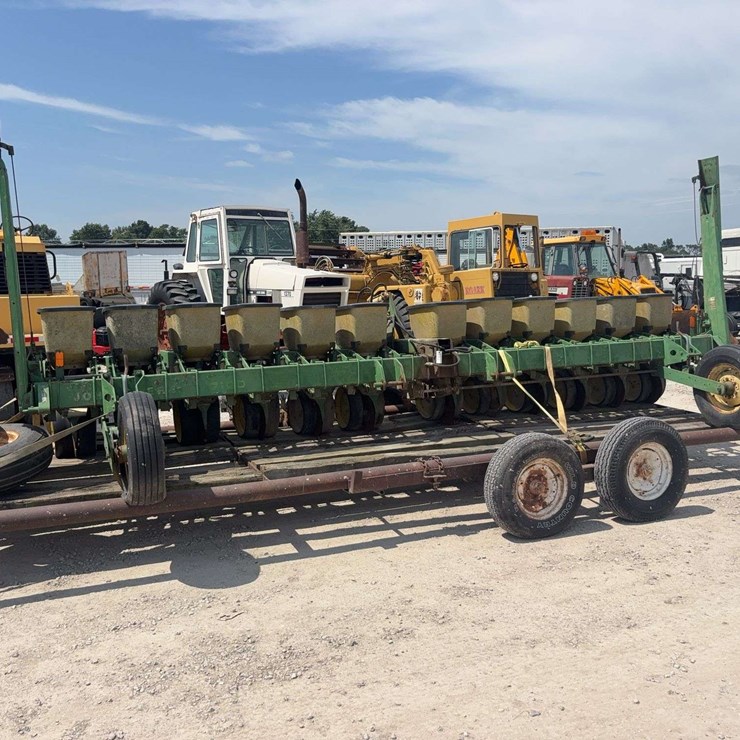 JOHN DEERE 7100