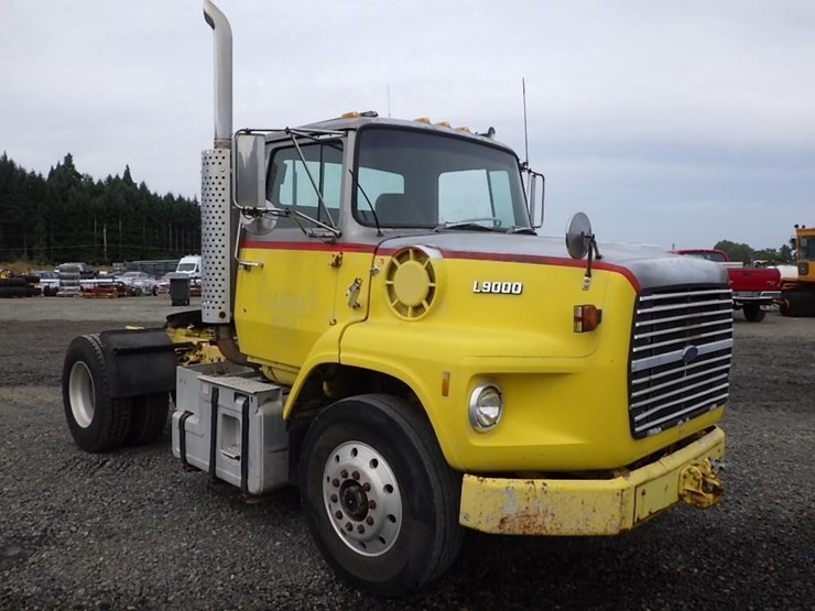 1989-ford-l9000-image-7