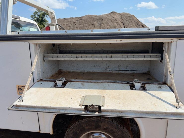 2016-ford-f350-xl-image-18