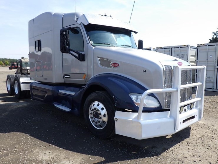 2015-peterbilt-375-image-3