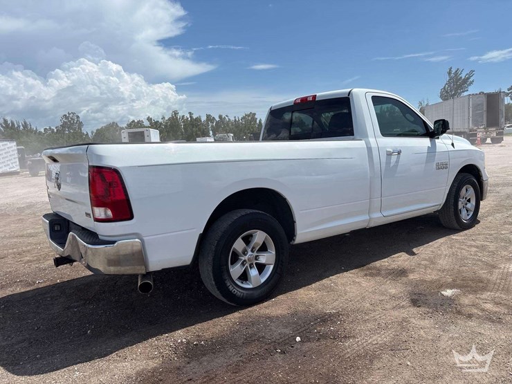 2013-dodge-1500-image-3