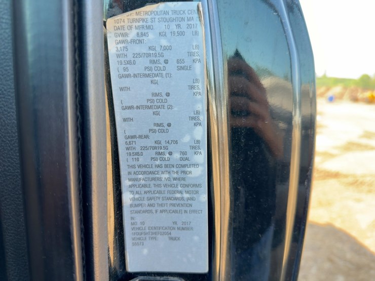 2017-ford-f550-xl-image-30