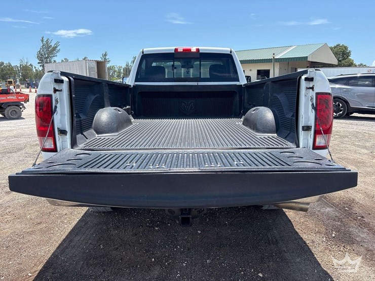 2013-dodge-1500-image-16