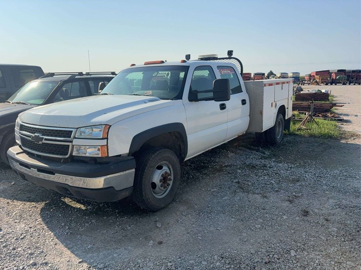 2006-chevrolet-3500-image-1