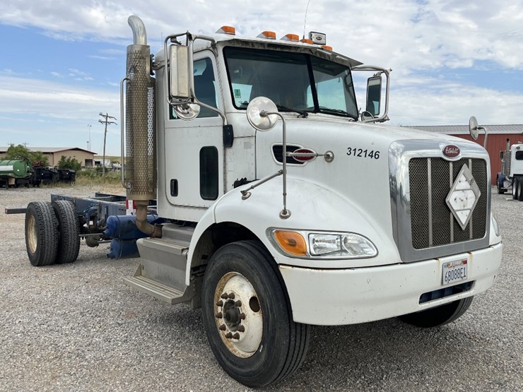 2012-peterbilt-337-image-3