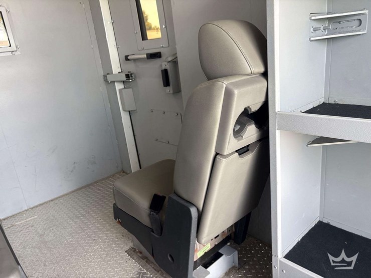 2022-ford-transit-image-21