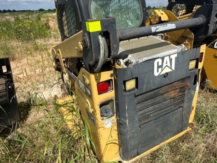 2016-caterpillar-249d-image-3