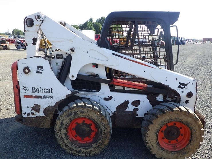 2013-bobcat-s750-image-6
