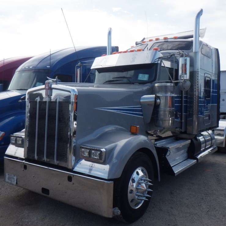 2022 KENWORTH W900L