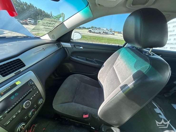 2012-chevrolet-impala-sedan-image-19