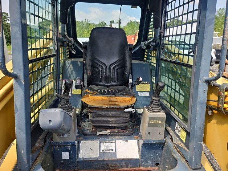 2006-gehl-ctl80-image-19