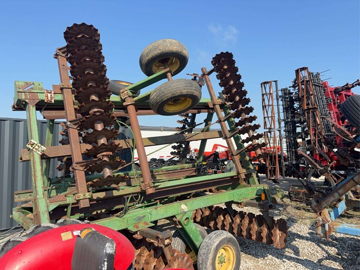 john-deere-325-image-16