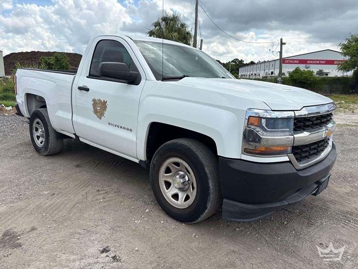 2017-chevrolet-silverado-1500-image-2