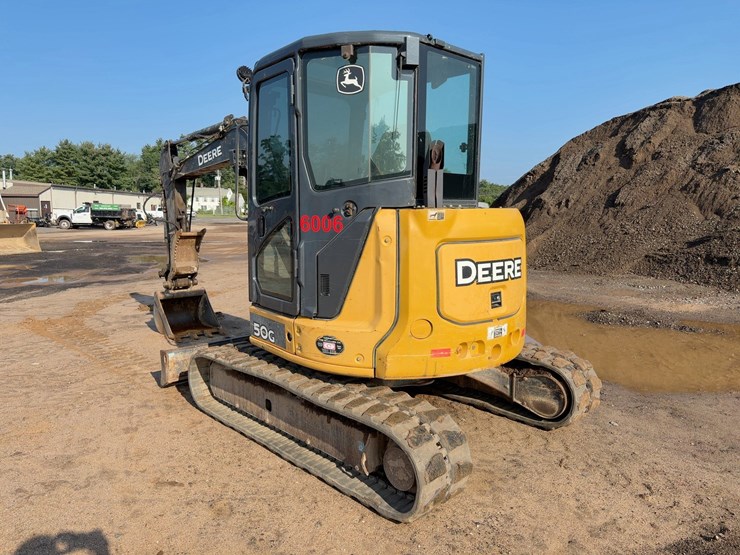 2016-deere-50g-image-3