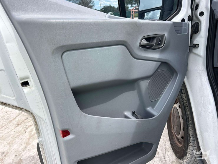 2018-ford-transit-image-12