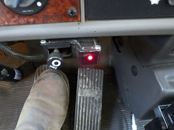 2006-kenworth-t300-image-33