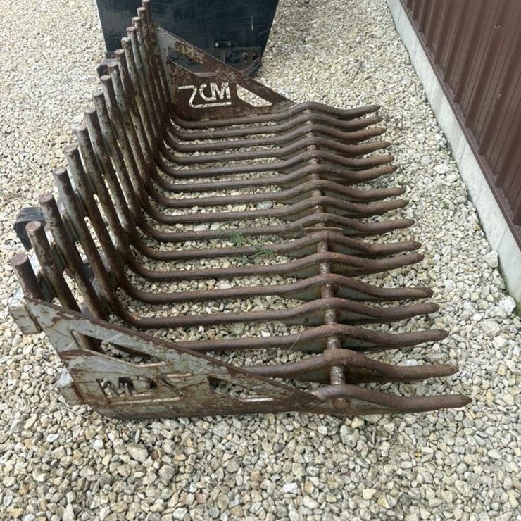 #681 • Rock Bucket
