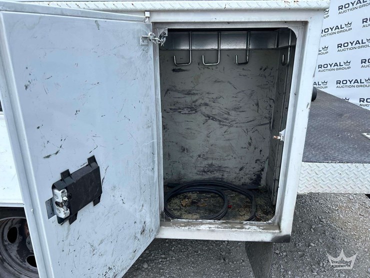 2017-ford-f550-image-24