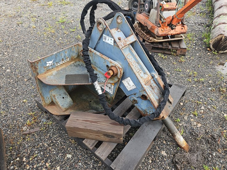 bobcat-hyd-breaker-image-2