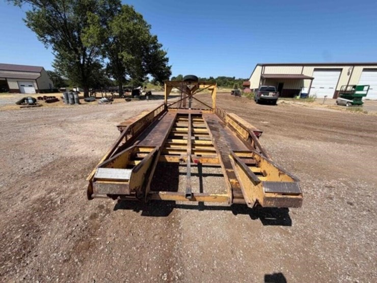 belshe-gooseneck-equipment-trailer-image-14