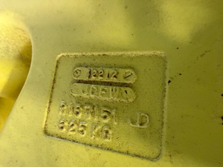 2011-john-deere-8285r-image-14