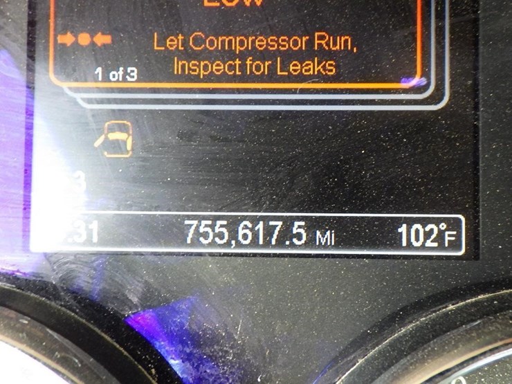 2015-peterbilt-375-image-29