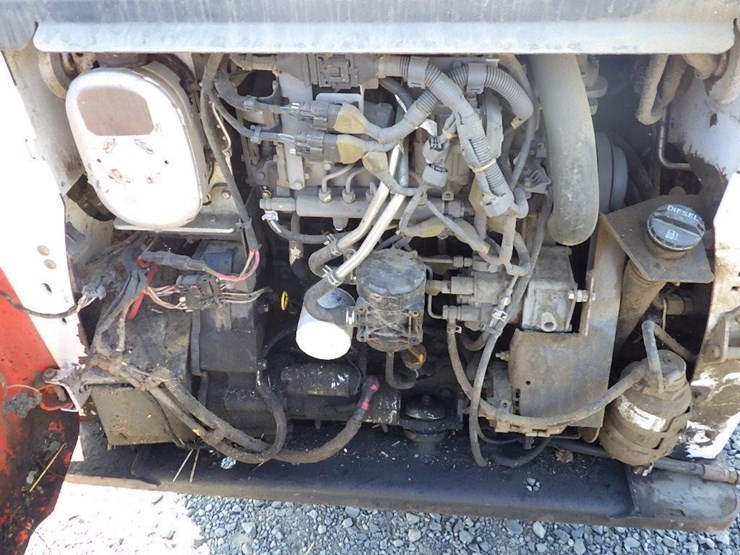 2013-bobcat-s750-image-17
