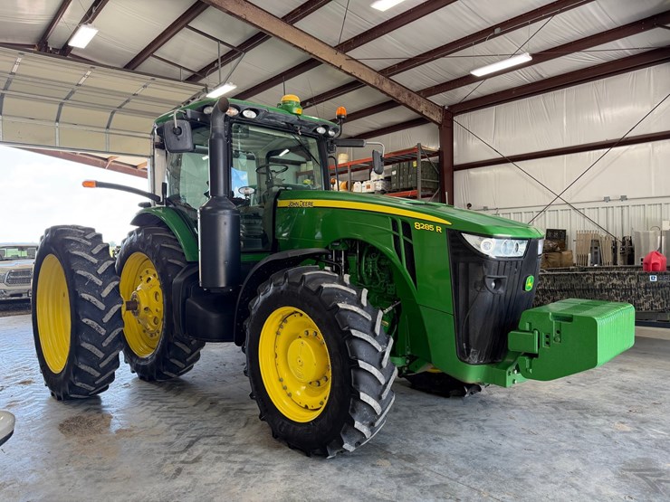 2011-john-deere-8285r-image-2
