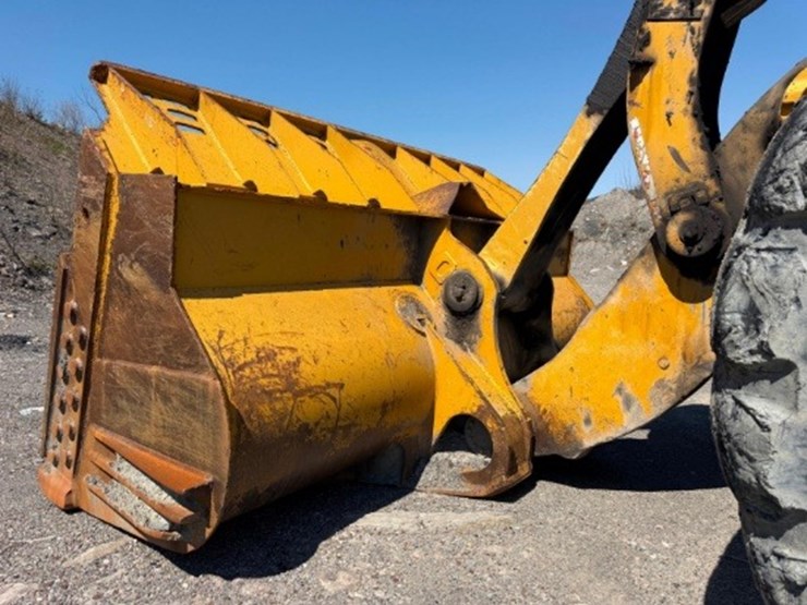 caterpillar-992g-image-17