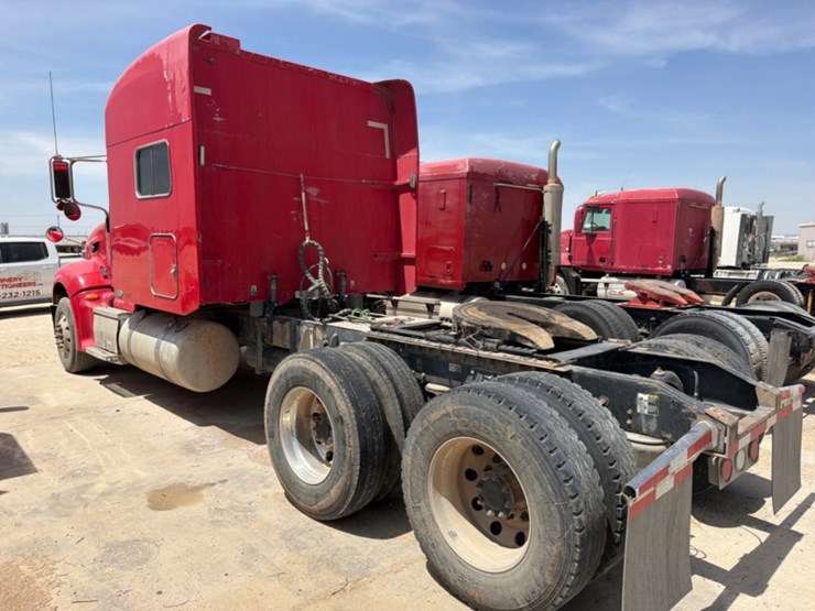 2009-peterbilt-386-image-7