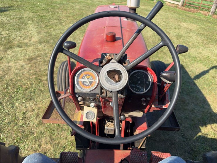 farmall-806-diesel-image-59