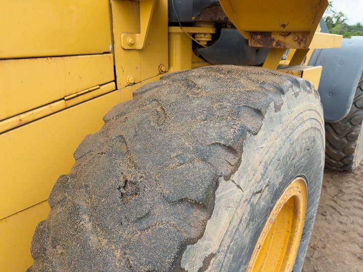2009-deere-544k-image-14