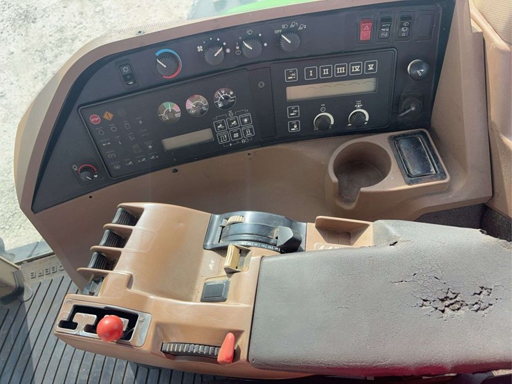1995-john-deere-8300-image-30