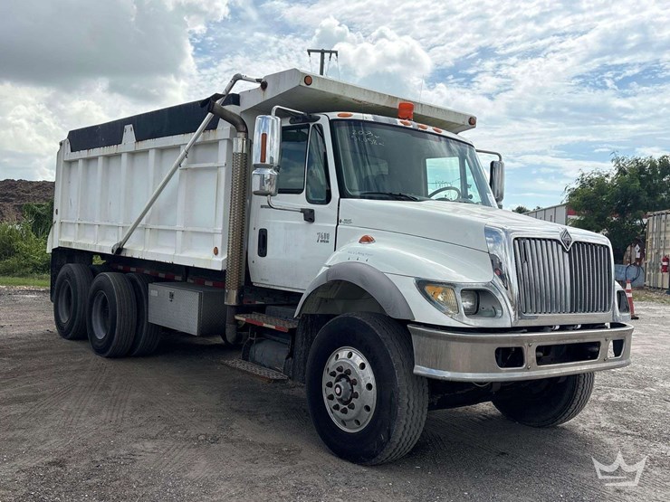 2004-international-74000-ox-bodies-17yd.-t/a-dump-truck-image-2