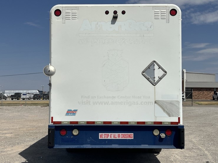 2012-peterbilt-337-image-6