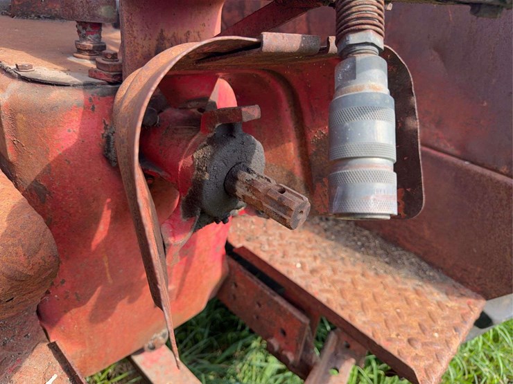 massey-ferguson-44-image-39