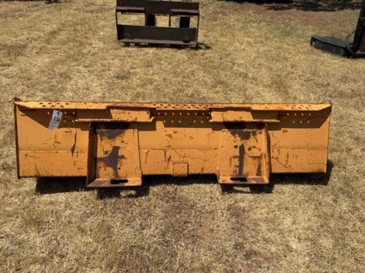 80”-skid-steer-bucket-image-3