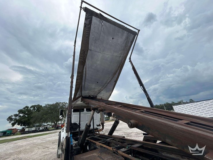 2007-sterling-l9500-image-22