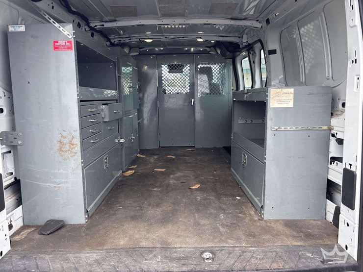 2017-ford-transit-image-12
