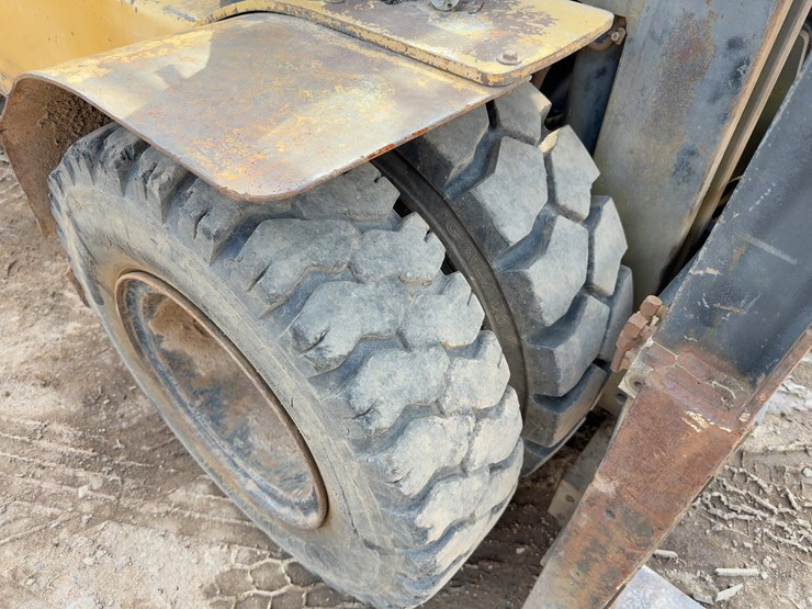 1998-caterpillar-dp40-image-10