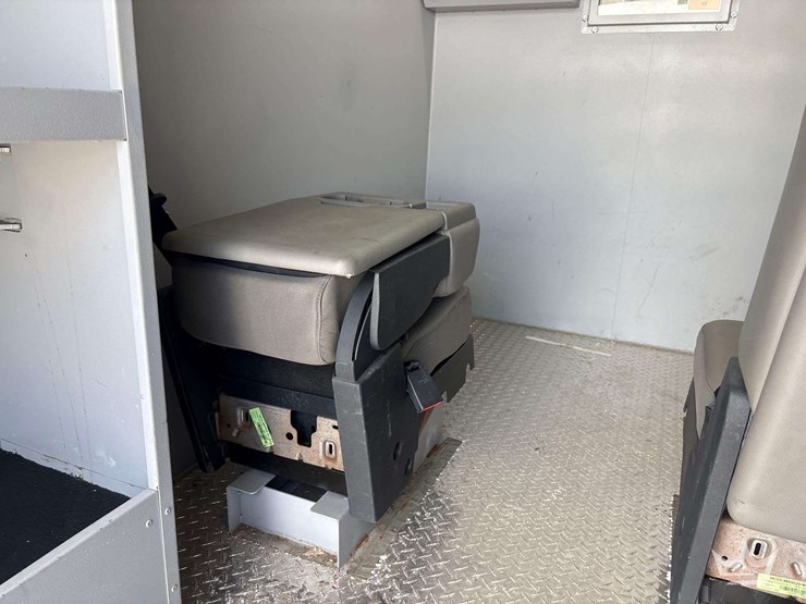 2022-ford-transit-image-22